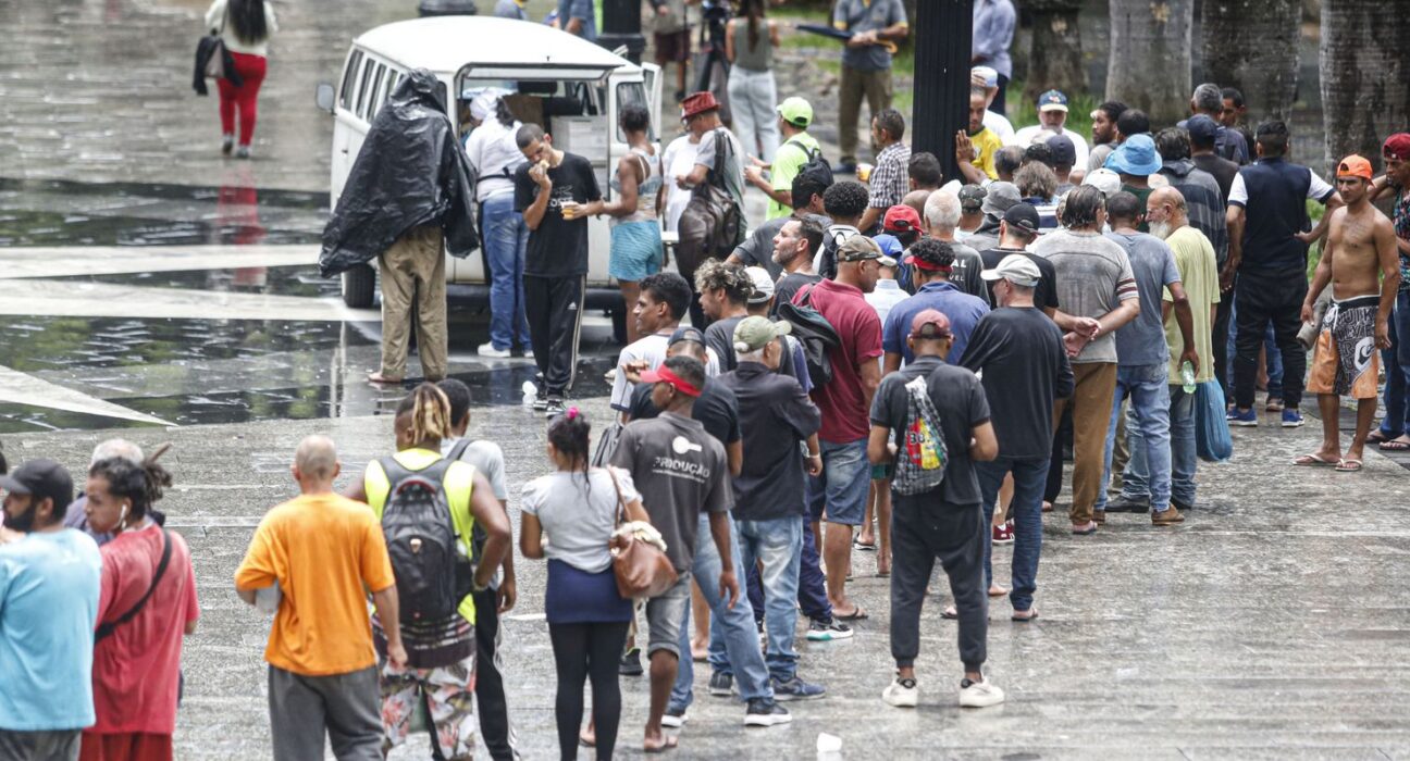 População em situação de rua passa de 388 mil em maio; SP lidera