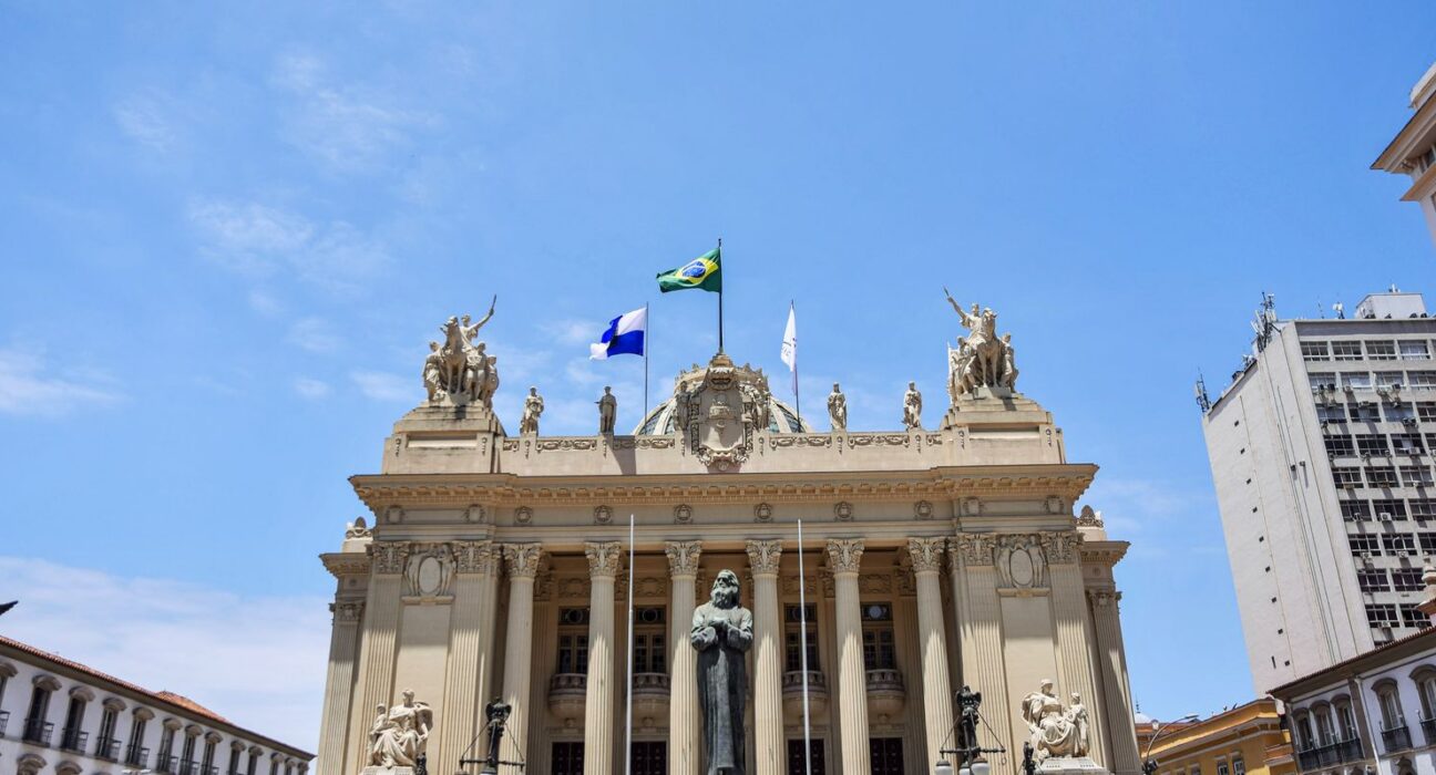 RJ: projeto prevê uso de banheiros neutros para pessoas trans