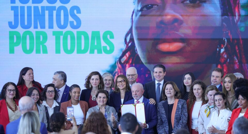 Novas medidas do governo reforçam proteção das mulheres na internet