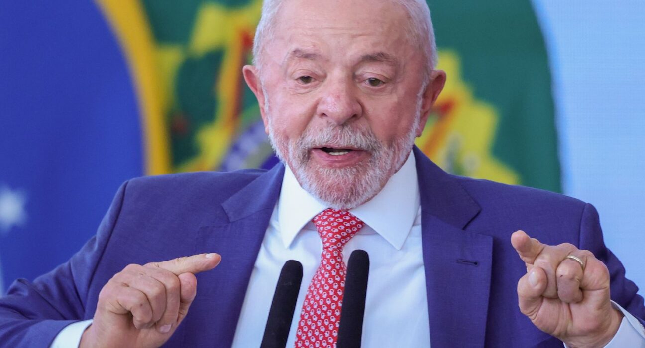 Lula cobra respeito e rejeita interferência dos EUA