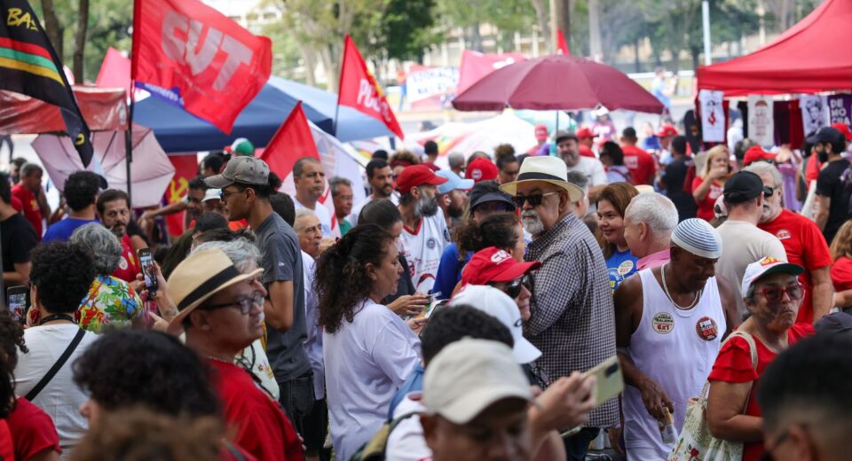 Sindicatos realizam ato pelo direito ao descanso e fim da escala 6x1