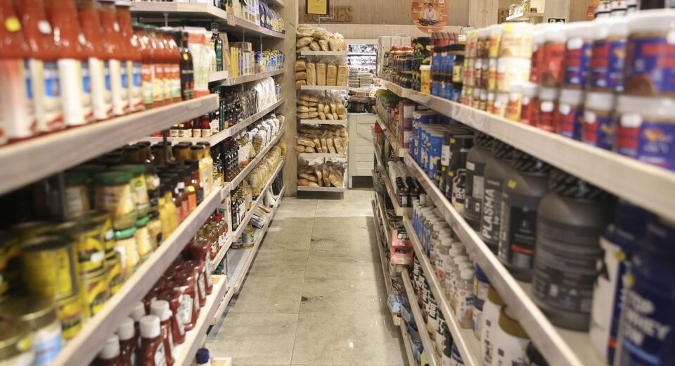 Cesta básica fica mais cara em todas as capitais no mês de abril