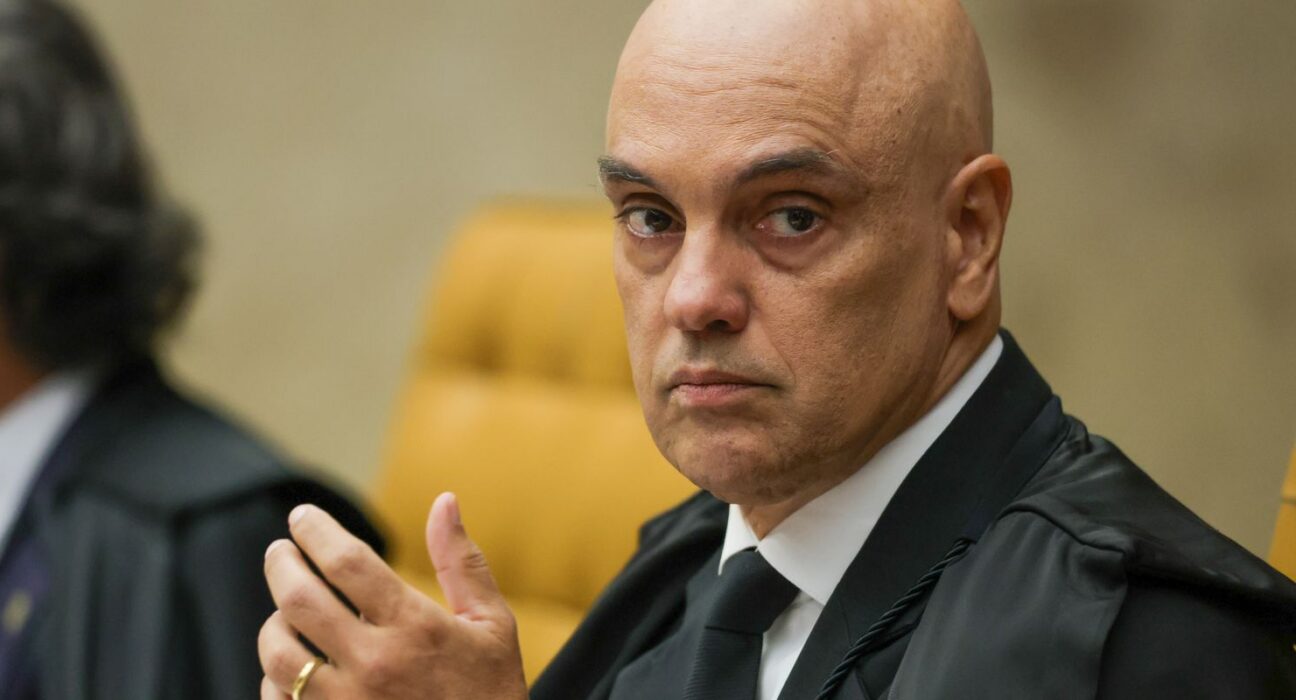 Fachin autoriza AGU a defender Moraes em processo nos EUA