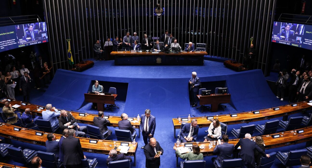 Alcolumbre trava tramitação da PEC do fim da 6x1 no Senado