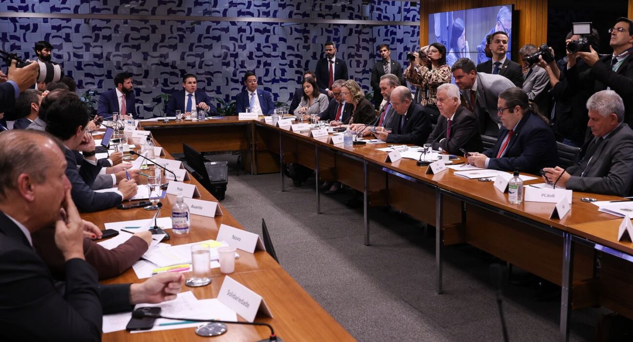 Câmara: governo retira urgência do fim da escala 6x1 e destrava pauta