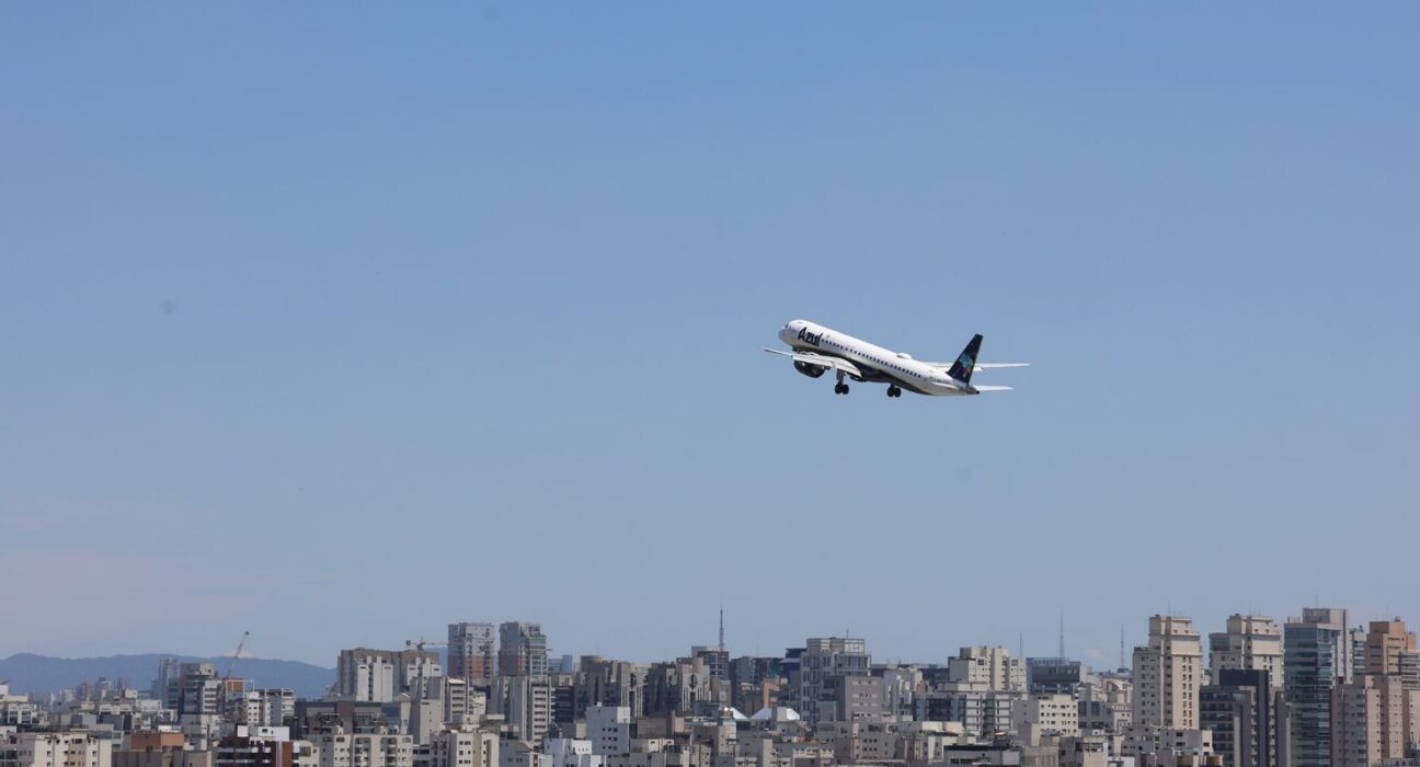 Brasil bate recorde de passageiros em voos domésticos em 2026