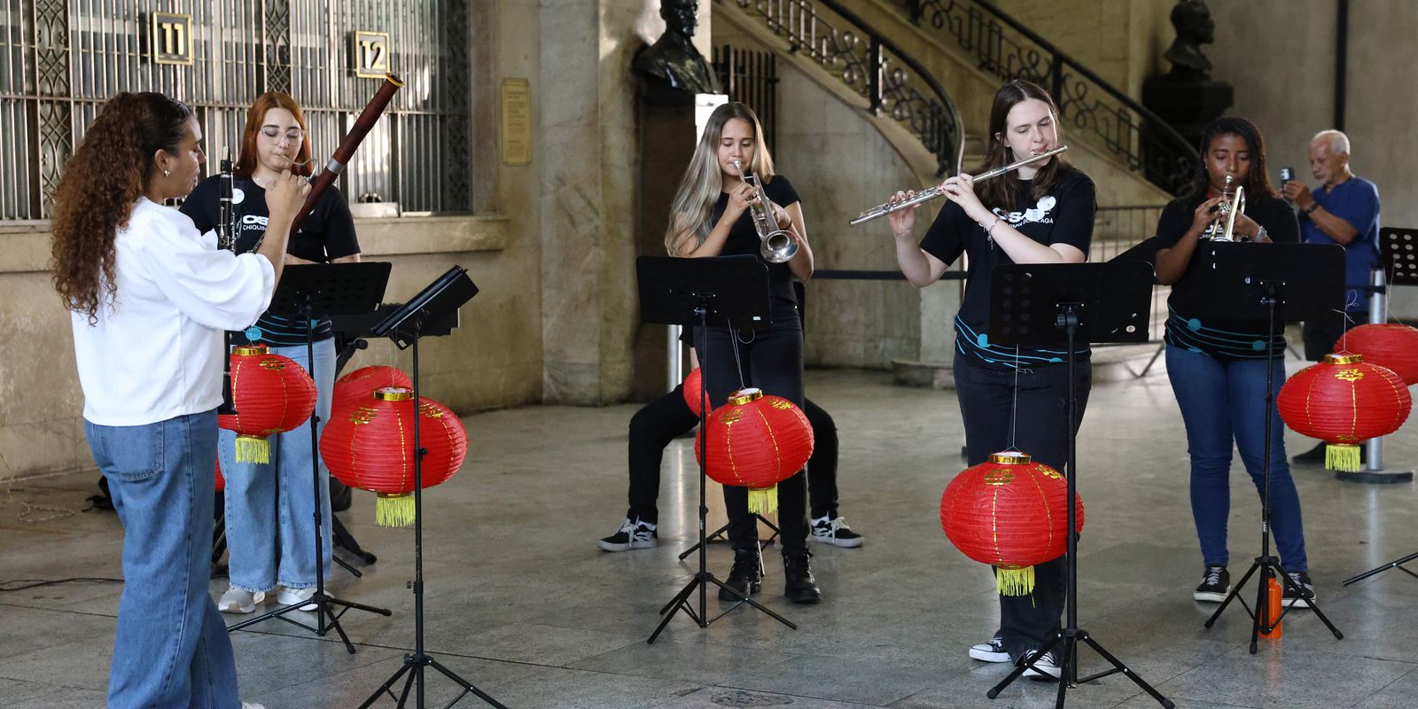 Orquestra juvenil feminina do Rio leva música brasileira para a China