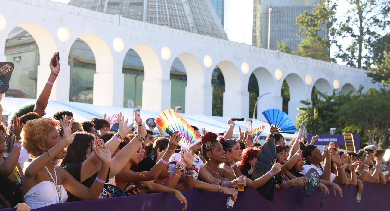 Parada LGBTQIA+ no Rio defende mais representantes no Legislativo