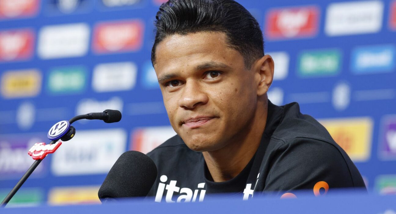 Aposta de Ancelotti, Douglas Santos explica apoio tático a Vini Jr.