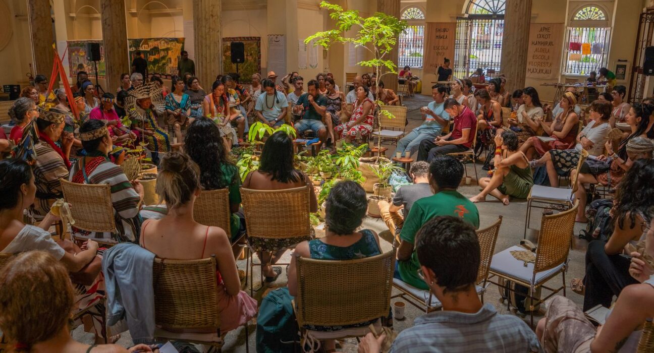 Mostra em SP celebra arte e modo de aprender indígenas