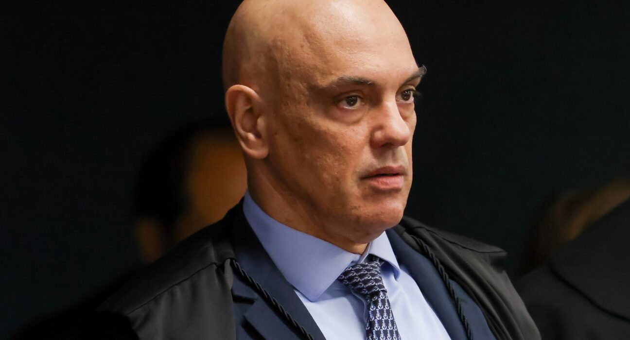 Moraes vota pela condenação de Eduardo Bolsonaro no caso do tarifaço