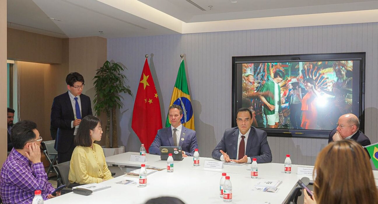 Guia em mandarim mostra oportunidades de investimentos no Brasil
