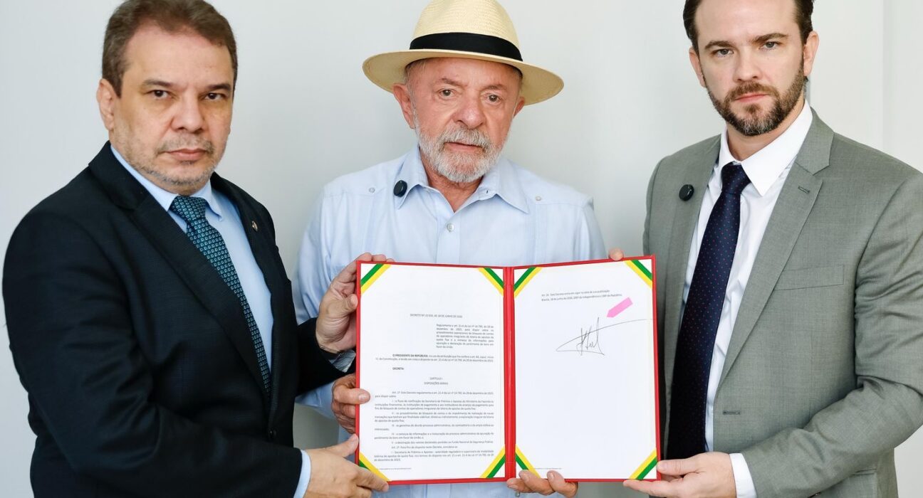 Lula assina decreto que prevê bloqueio de recursos de bets ilegais