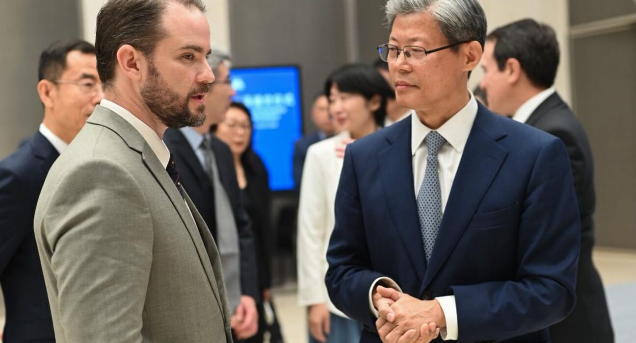 Brasil abre posto tributário na China para ampliar comércio