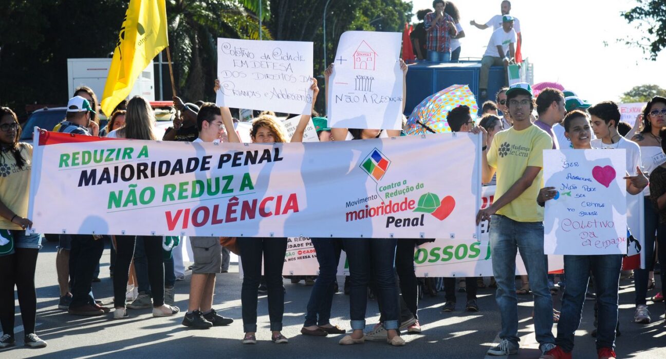 Entidades criticam projeto que reduz maioridade penal aprovado na CCJ