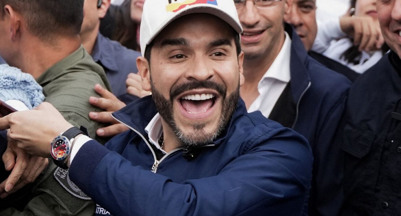 Candidato de direita La Espriella vence disputa acirrada na Colômbia