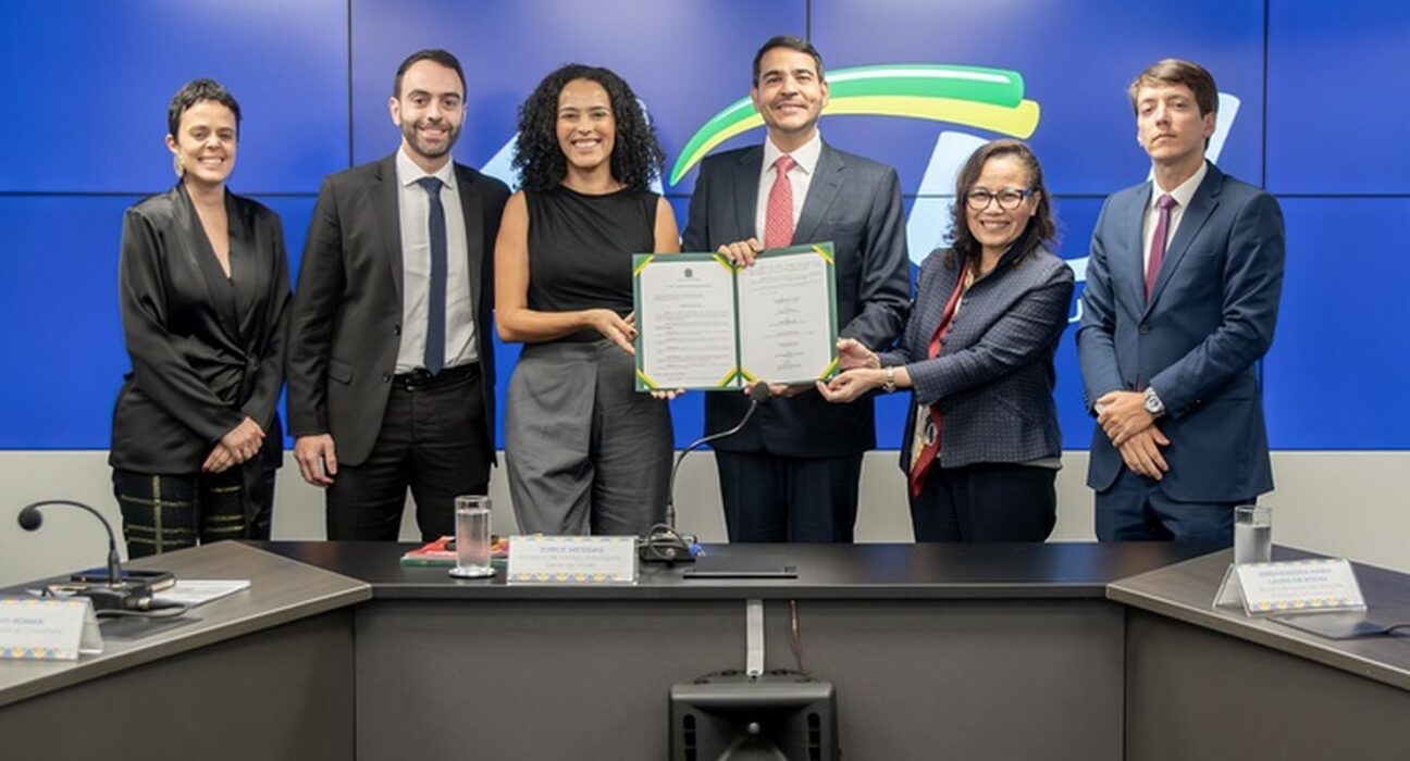 AGU garante posse de servidora exonerada do Itamaraty por banca racial