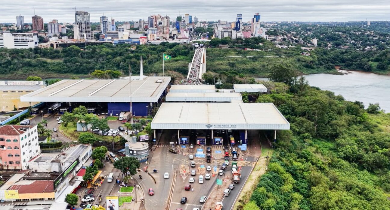 Brasil assina acordo que prevê perseguição policial além de fronteiras
