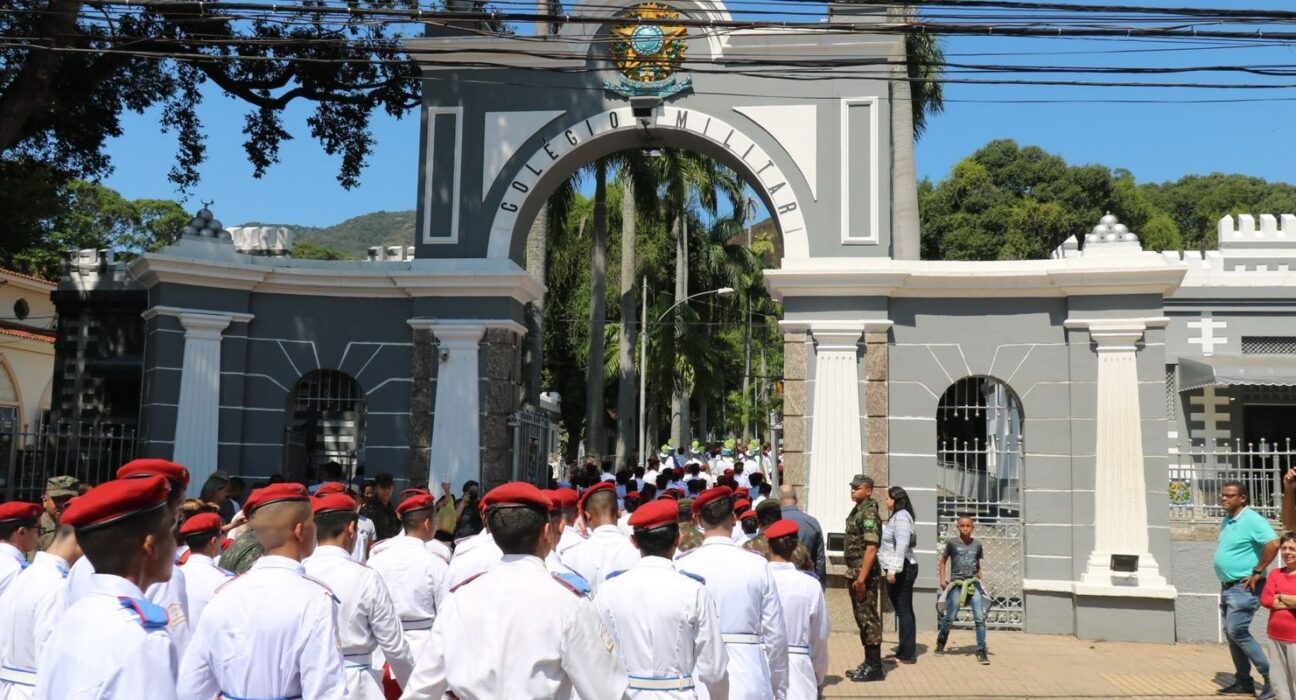 MPF pede que Colégio Militar do Rio suspenda concurso para professor