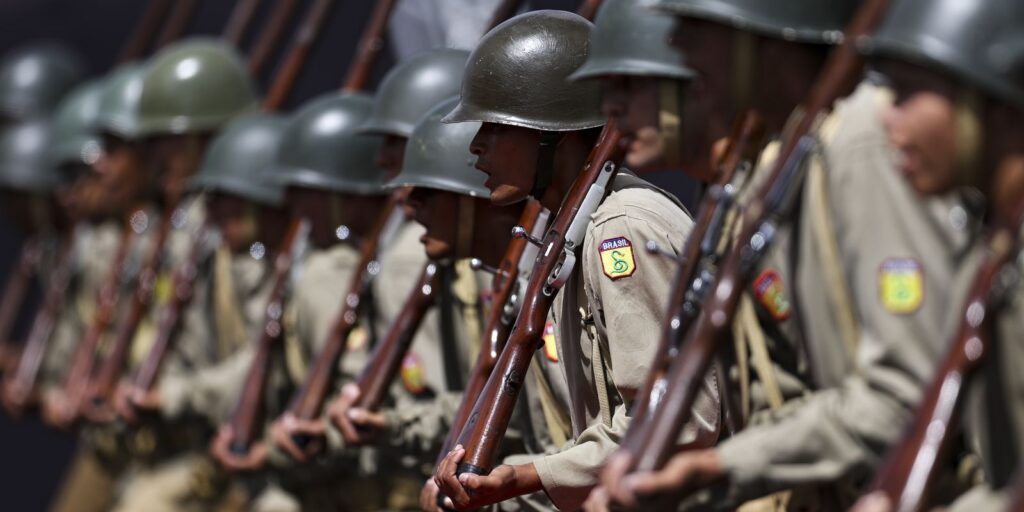 Exército mantém patrulha de fronteiras mesmo com bloqueio do orçamento