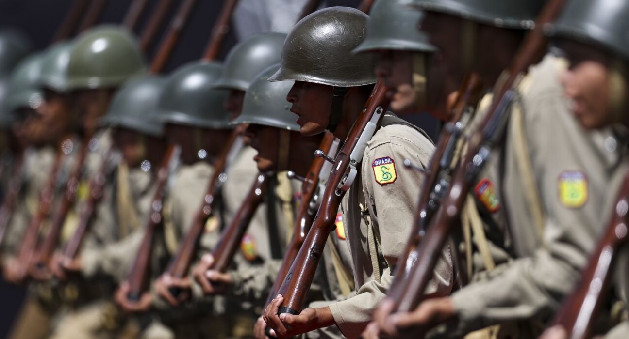 Exército mantém patrulha de fronteiras mesmo com bloqueio do orçamento