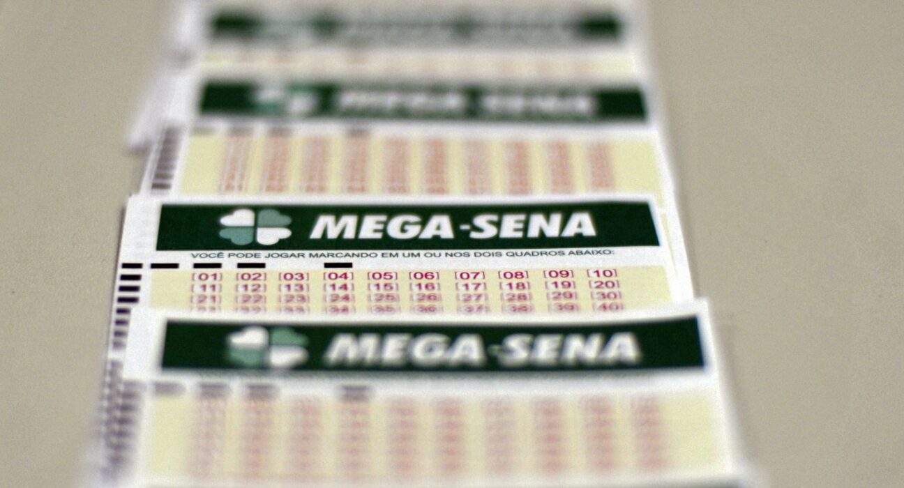 Mega-Sena acumula e prêmio principal vai para R$ 27 milhões