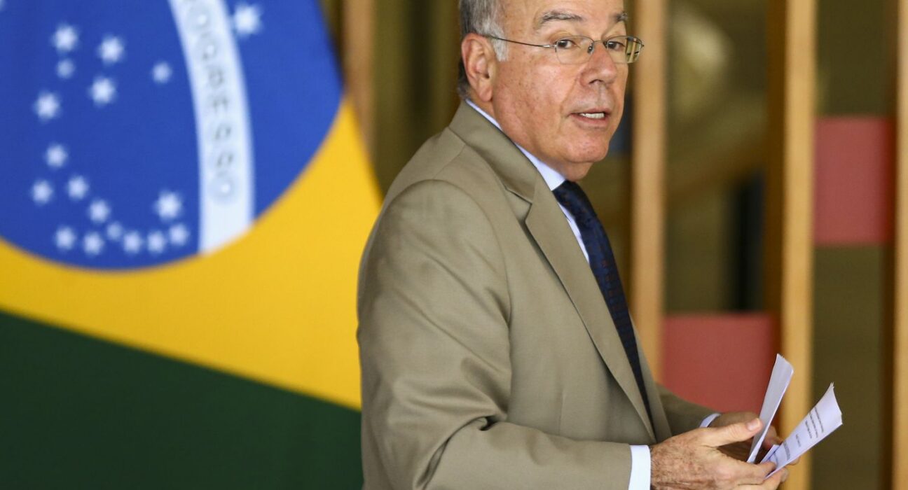Mauro Vieira debate Fundo de Florestas Tropicais em Luxemburgo