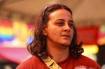 Brasília (DF), 28/06/2026 - Loeh da Silva Araújo, durante entrevista para a Agência Brasil, em evento do Dia do orgulho LGBT+ no Eixão do Lazer. Foto: Marcelo Camargo/Agência Brasil