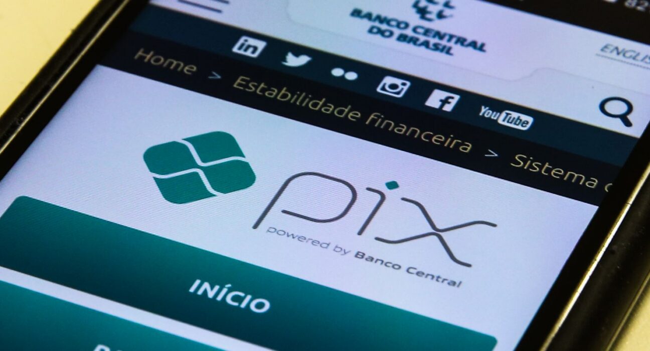 Pix por aproximação passa a mostrar saldo antes do pagamento