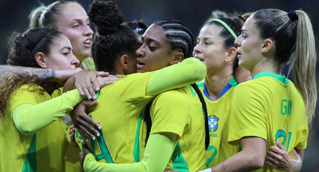 Seleção feminina encara Estados Unidos esta noite em São Paulo