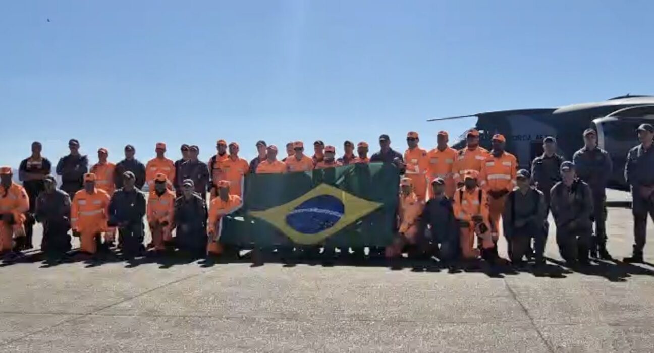 Quarto voo brasileiro para Venezuela decola com bombeiros e donativos