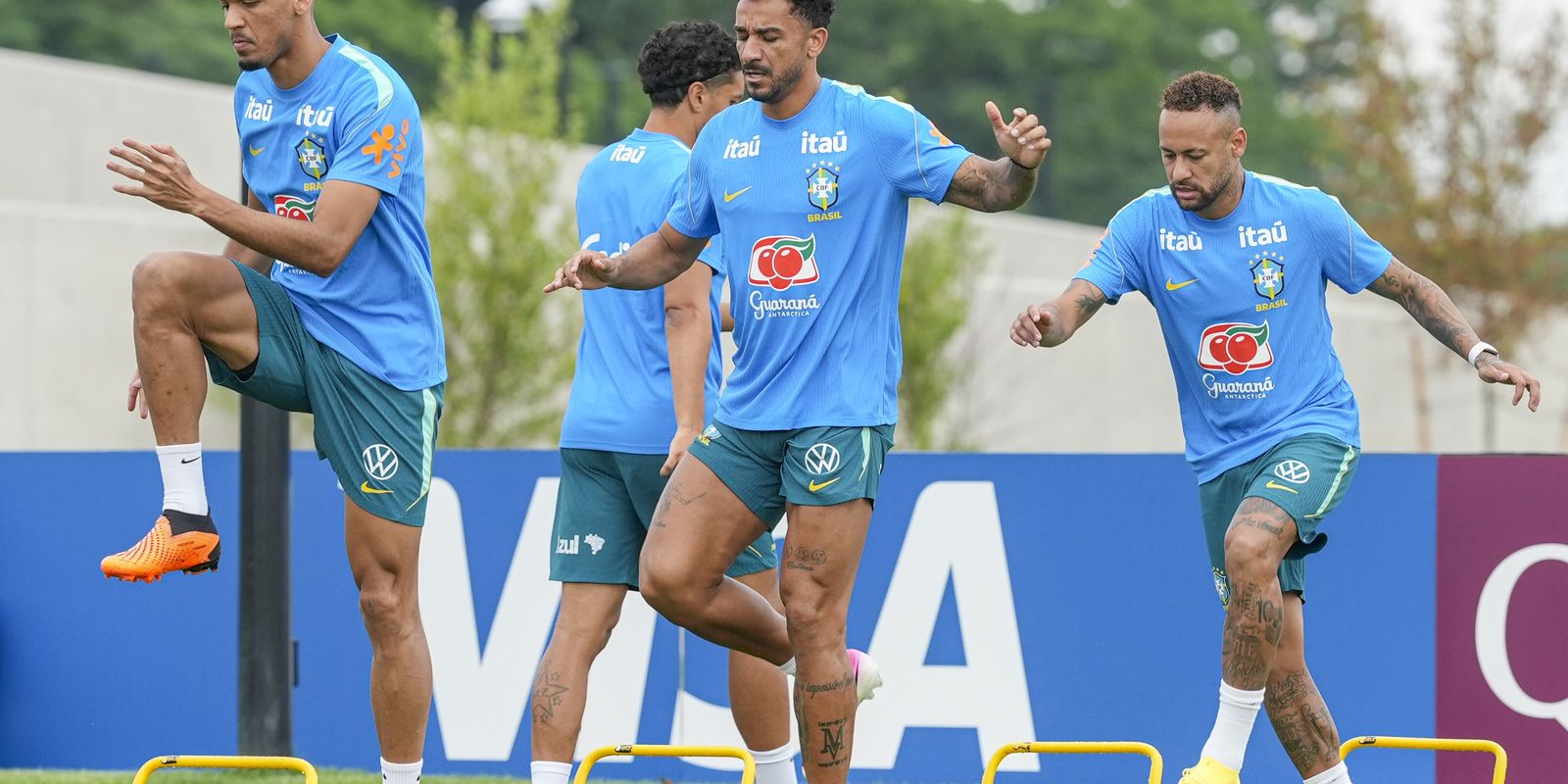 Brasil faz penúltimo treino e viaja para o Texas onde enfrenta Japão