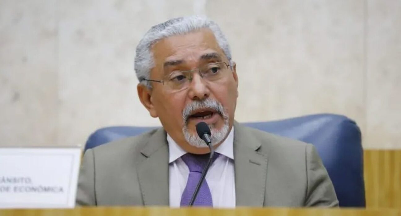 Vereador de SP Senival Moura pede afastamento do PT