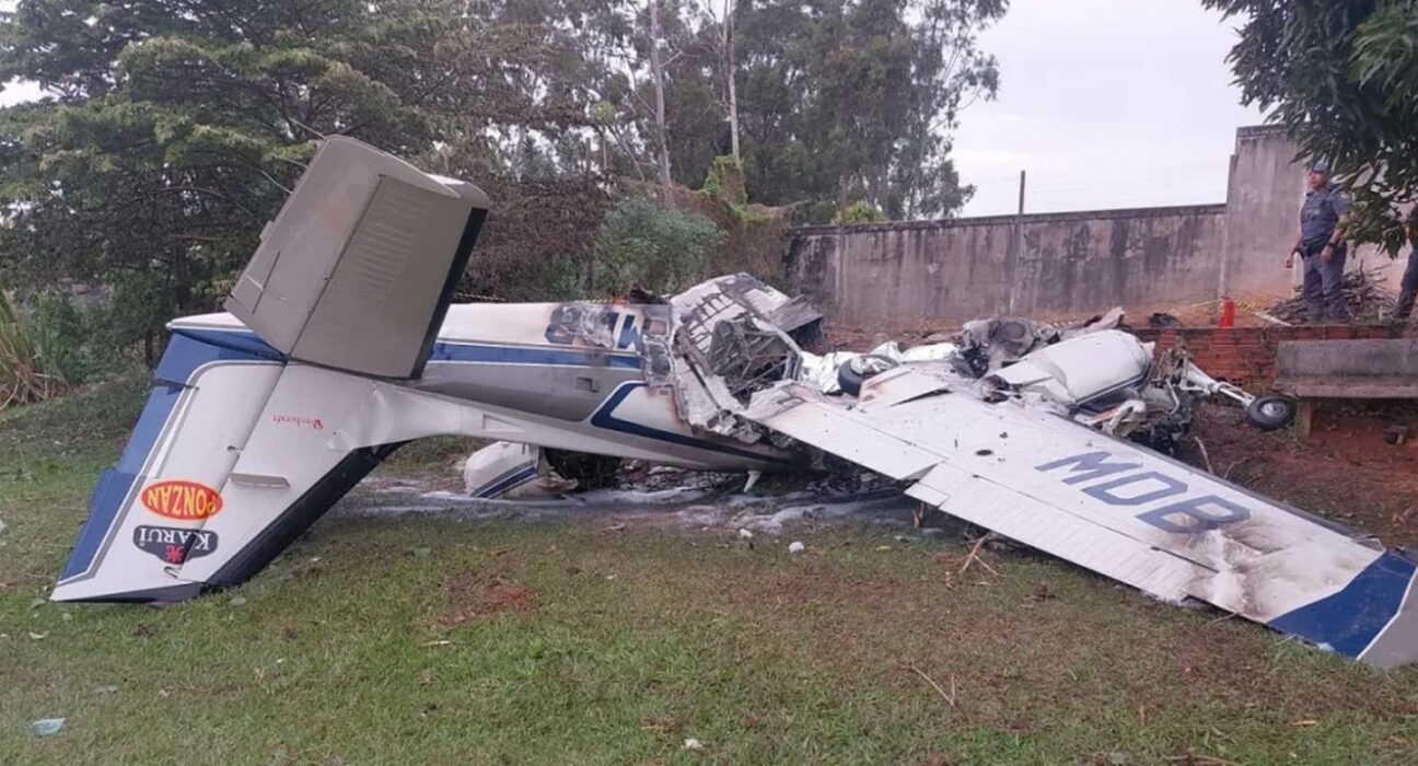 Queda de bimotor deixa dois mortos em Marília, interior de São Paulo