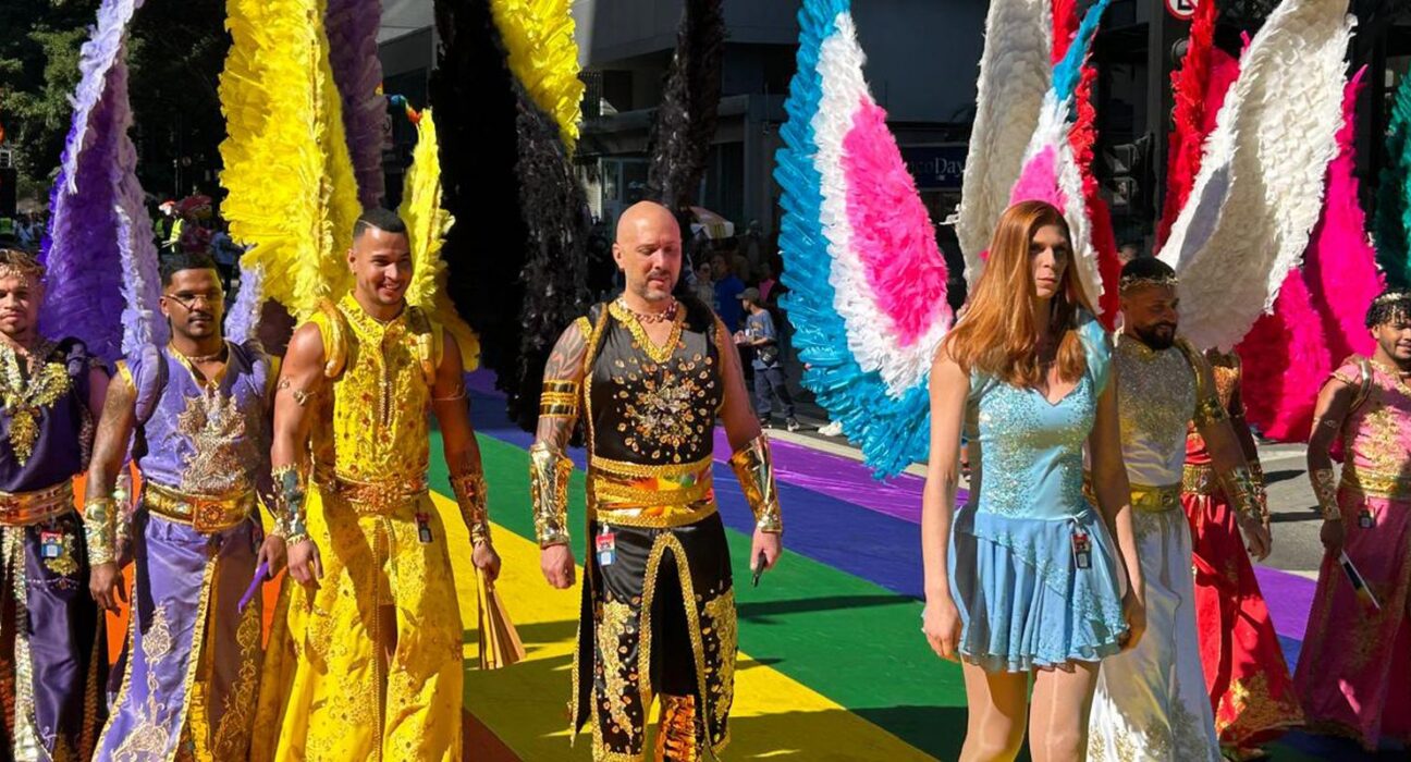 Parada do Orgulho LGBT+ leva cores e vibração à Avenida Paulista