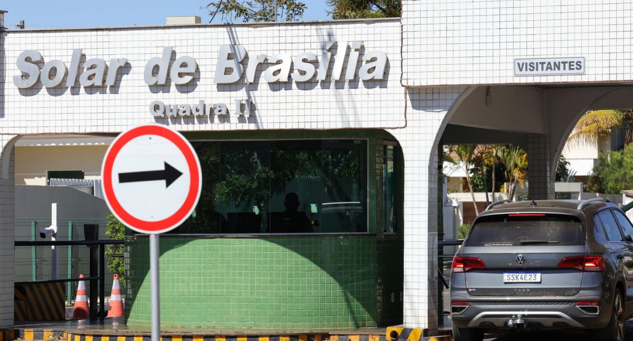 Bolsonaro recorre para anular proibição de visita na prisão domiciliar