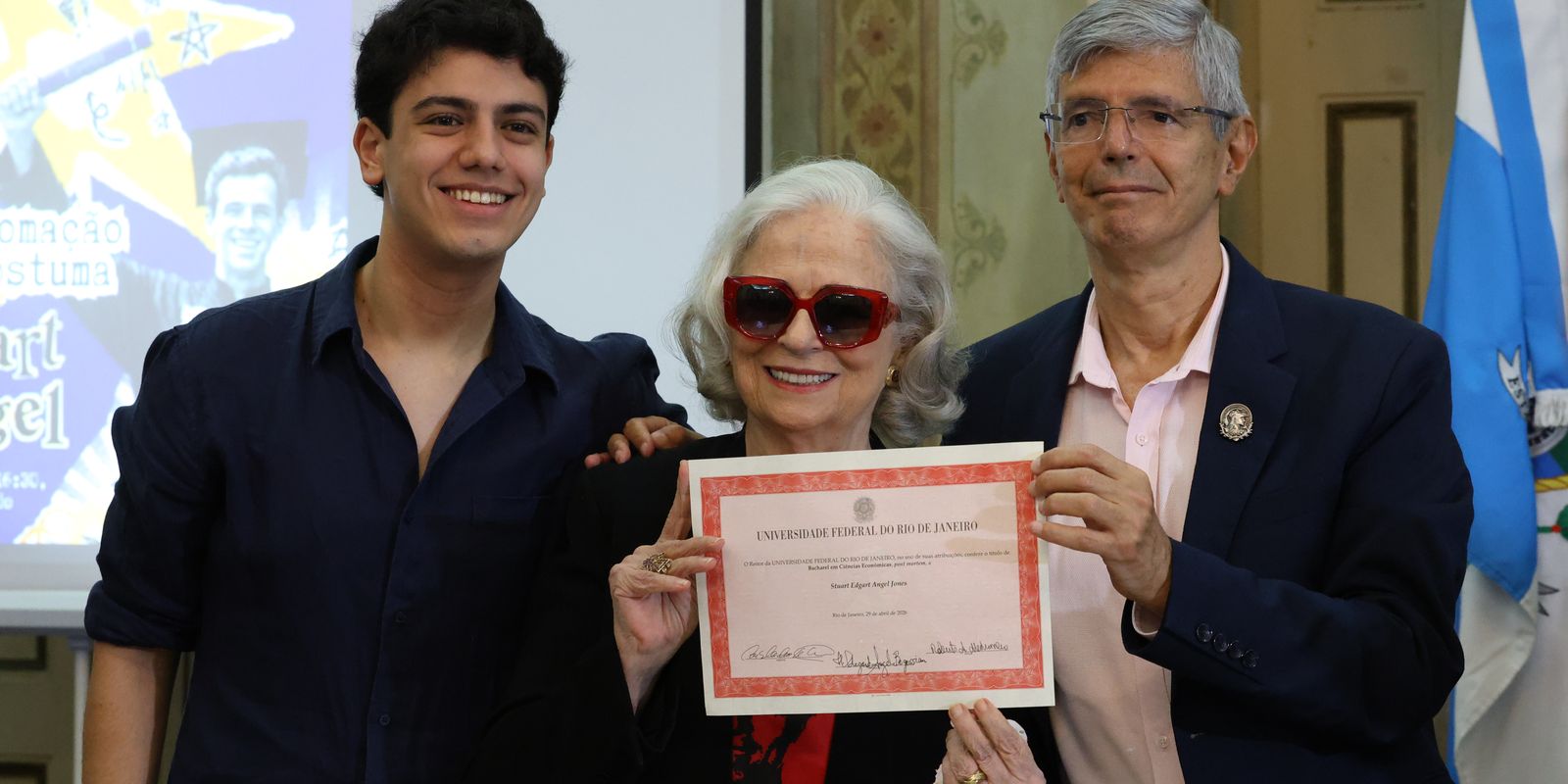 UFRJ dá diploma 55 anos depois da morte de Stuart Angel