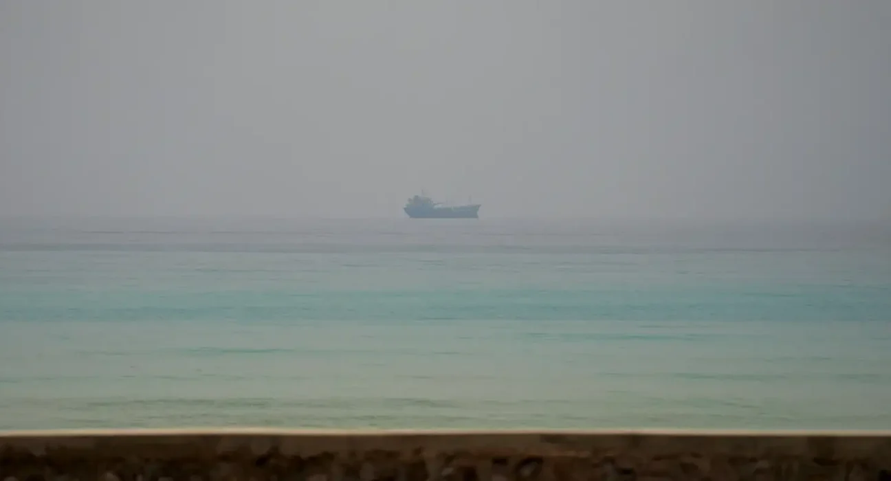 Preço do petróleo supera os US$ 100 após ataques no Mar Vermelho