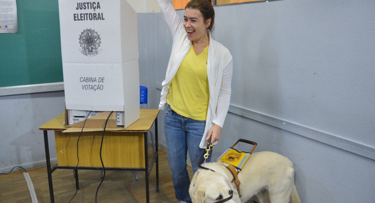 Brasil tem quase 2 milhões de eleitores com deficiência, aponta TSE