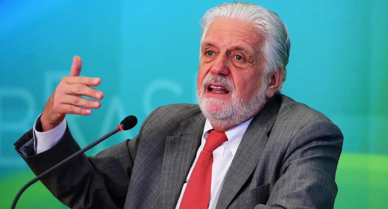 PF intima Jaques Wagner a depor sobre investigações do Banco Master