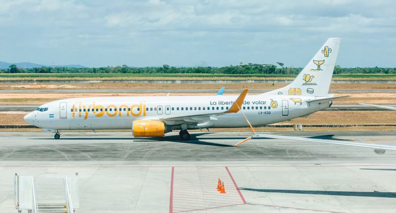 Anac limita a venda de passagens aéreas da Flybondi no Brasil
