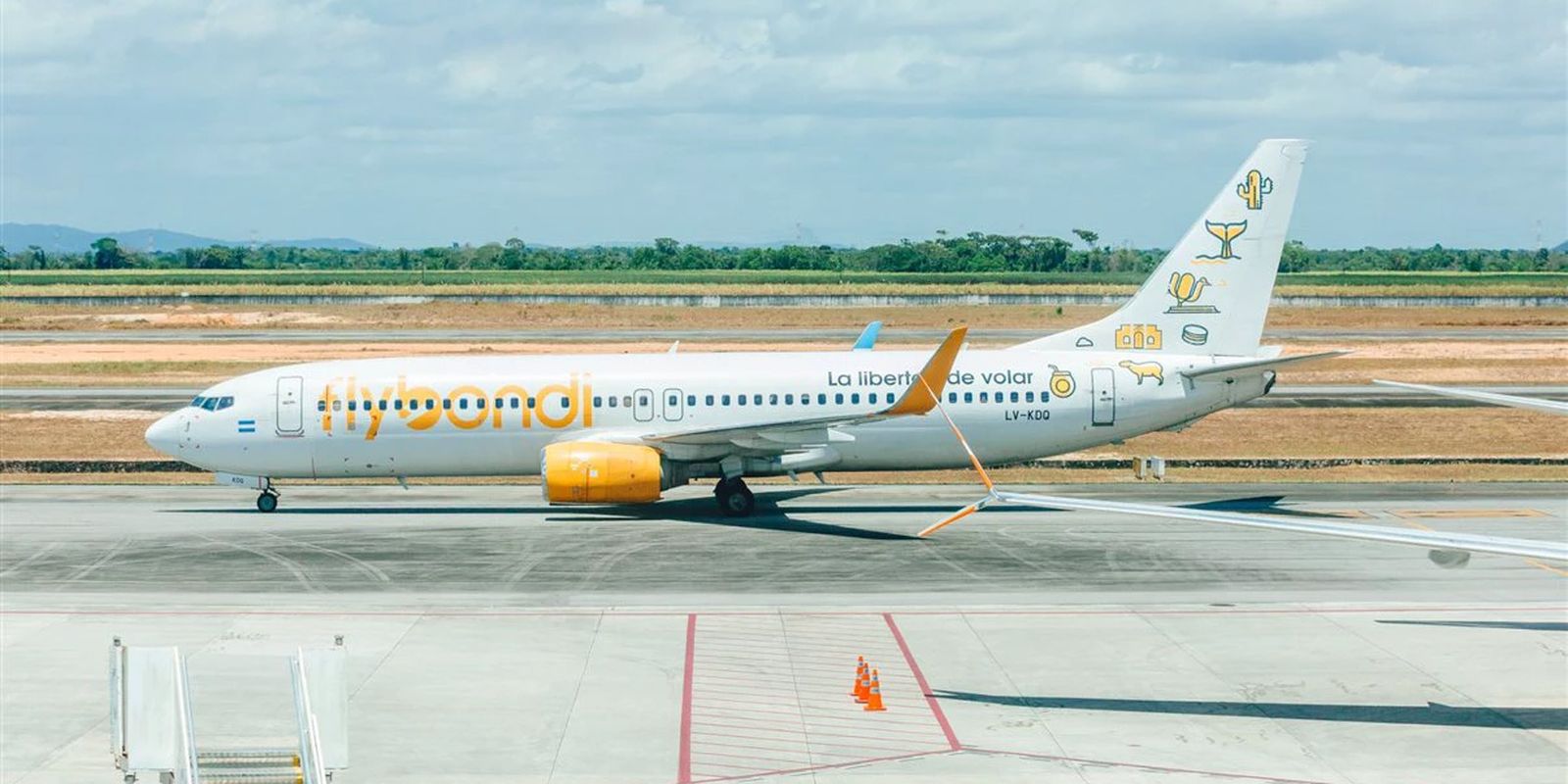 Anac limita a venda de passagens aéreas da Flybondi no Brasil