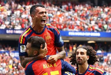 Soccer Football - FIFA World Cup 2026 - Round of 32 - Spain v Austria - Los Angeles Stadium, Inglewood, California, U.S. - July 2, 2026 Spain's Pedro Porro celebrates scoring their second goal with Alex Baena and Marc Cucurella REUTERS/Lisi Niesner