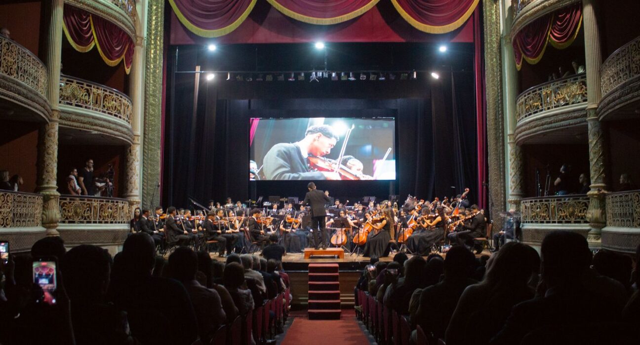 Da periferia para o mundo: concerto marca 20 anos de projeto no Recife