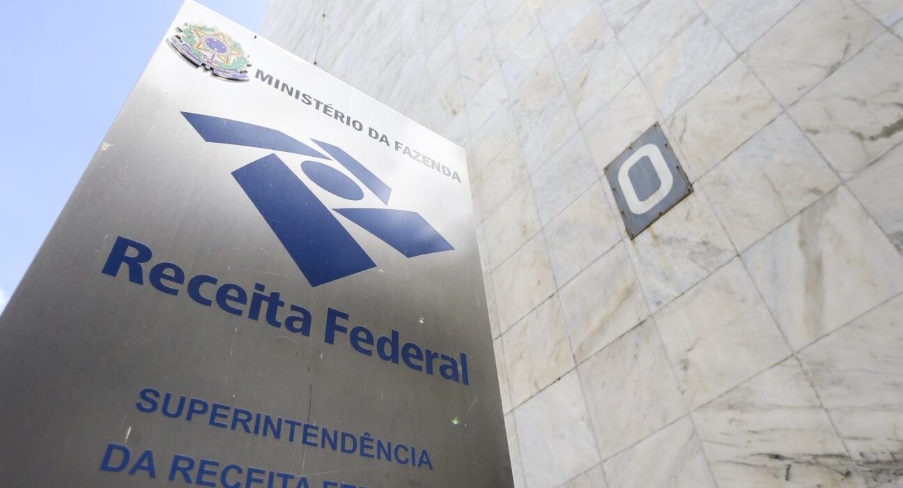 Receita classifica mais 17 empresas como devedoras contumazes