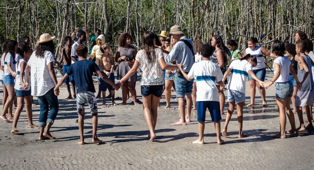 Projeto de música e valorização do mangue conscientiza alunos no Rio