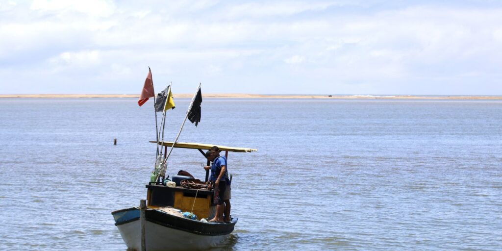 Pescadores artesanais começam a receber seguro-defeso retroativo
