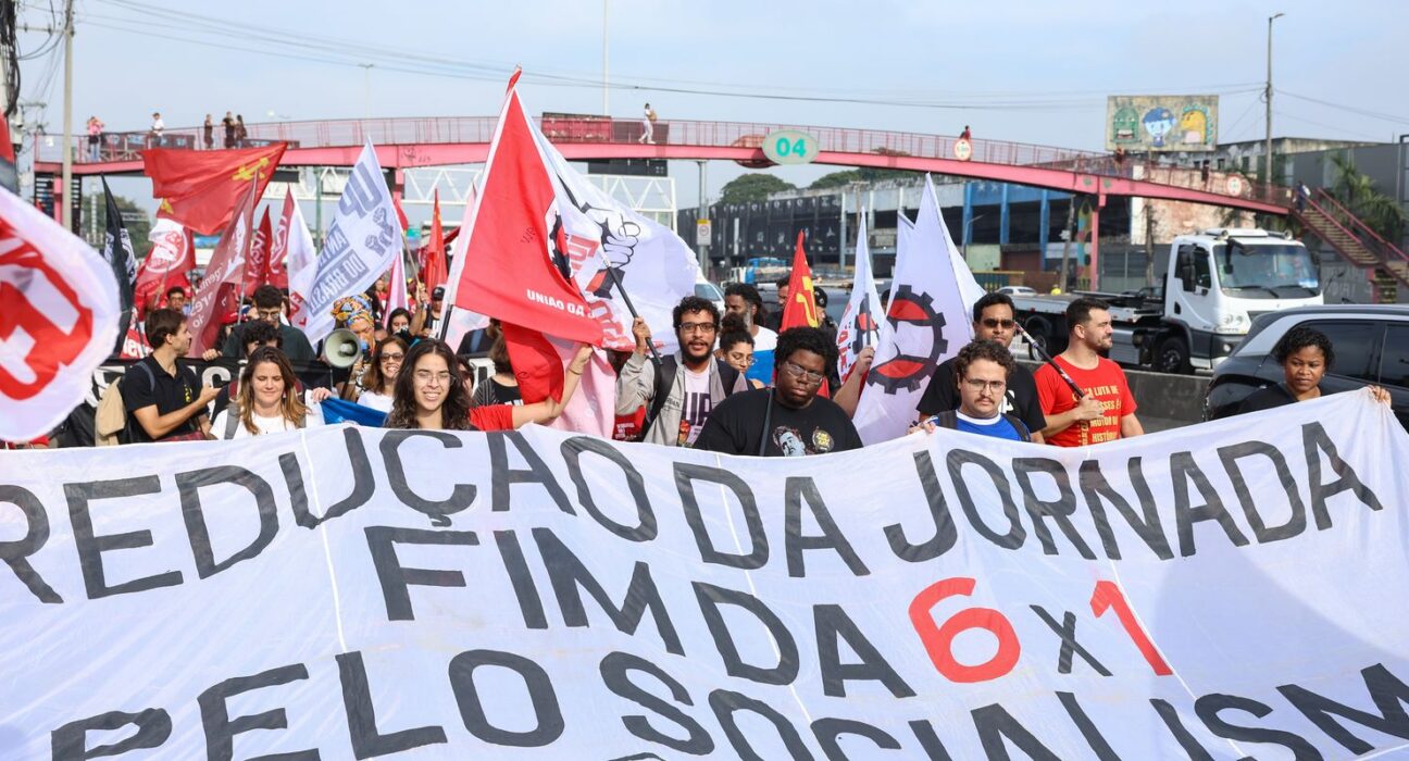 Ato no Rio abre mobilização para pressionar Senado pelo fim da 6x1