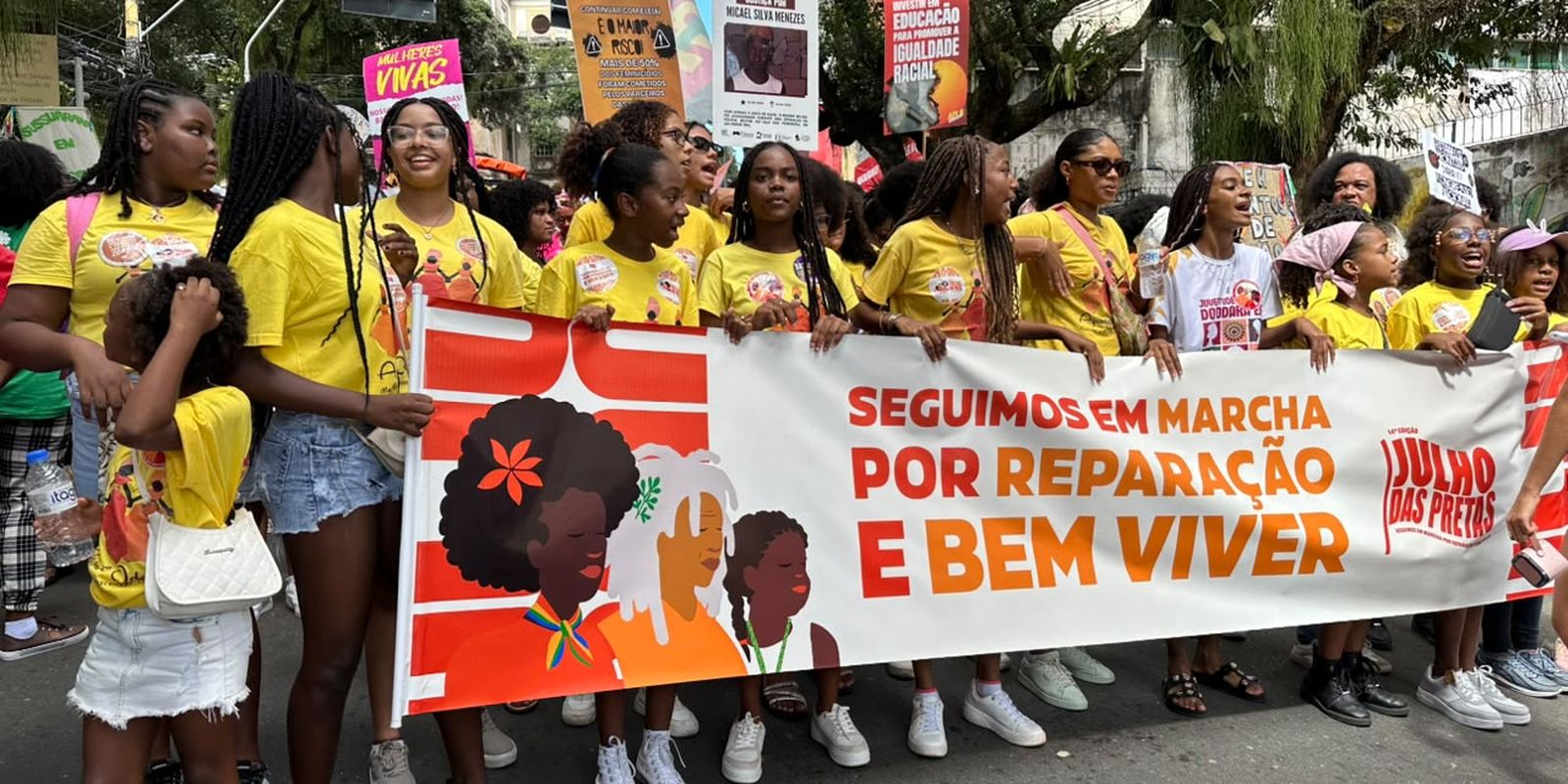 Julho das Pretas: mulheres negras marcham pelas ruas de todo país