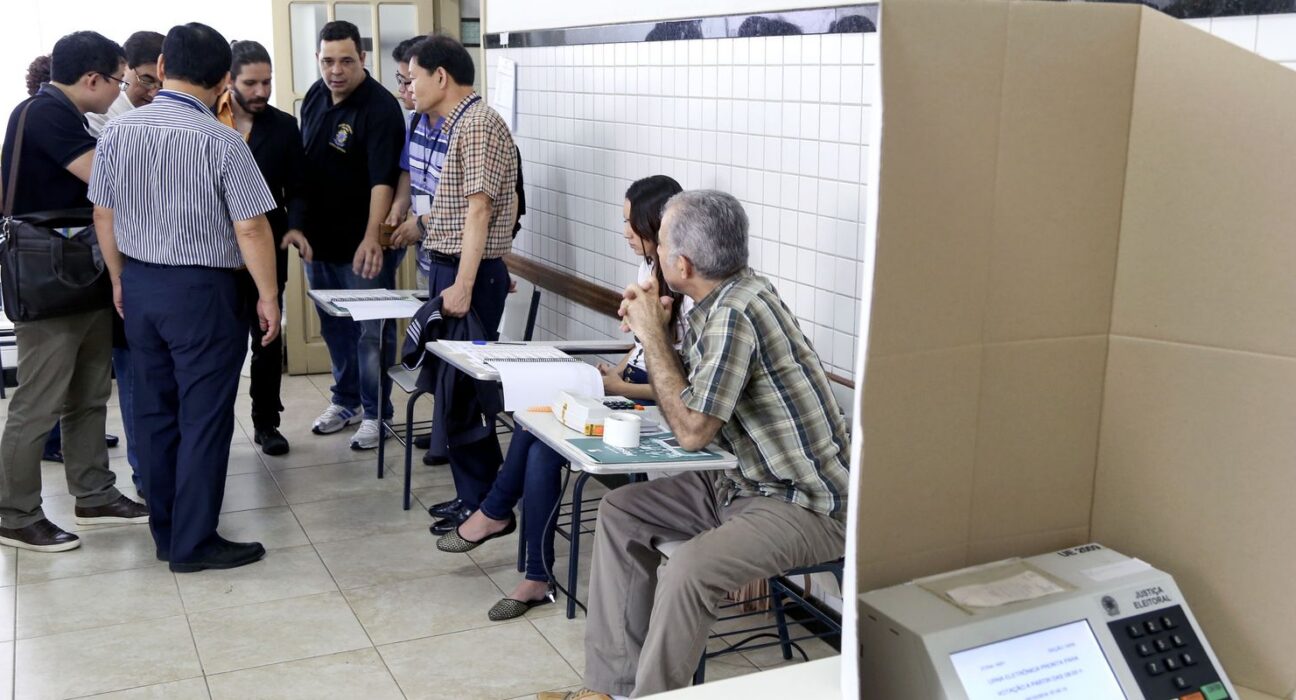 Justiça Eleitoral começa a convocar mesários para eleições de outubro